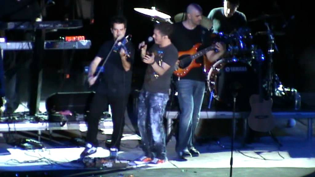Mixalis Xatzigiannis - Mh me koitas - Live @ Theatro Petras