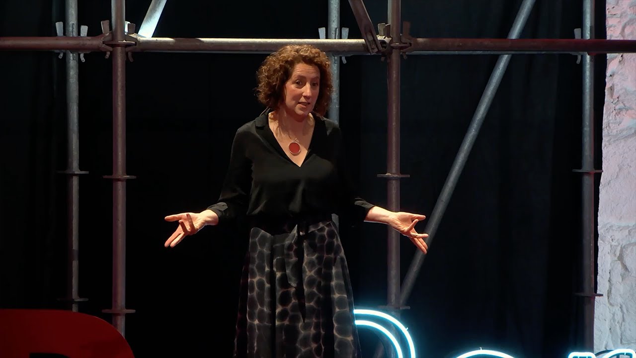 O papel do microbioma humano na nossa saúde e bem-estar | Benedita Sampaio Maia | TEDxPorto