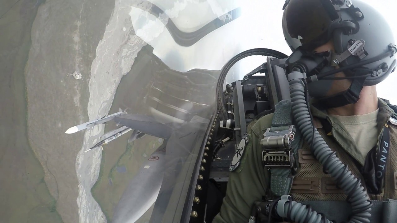 F-16 Drops Mk-84