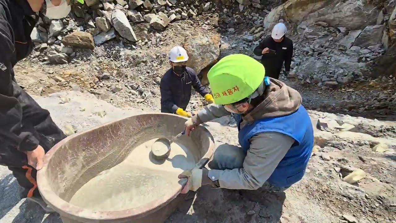 무진동무소음 암파쇄공법 암굴착 암반터파기 무진동암파쇄공법 비폭성파쇄제 팽창성몰탈 유석토건주식회사 010-8878-6627 #비폭성암파쇄공법 #팽창성몰탈 #비폭성파쇄제 #유압식할암 