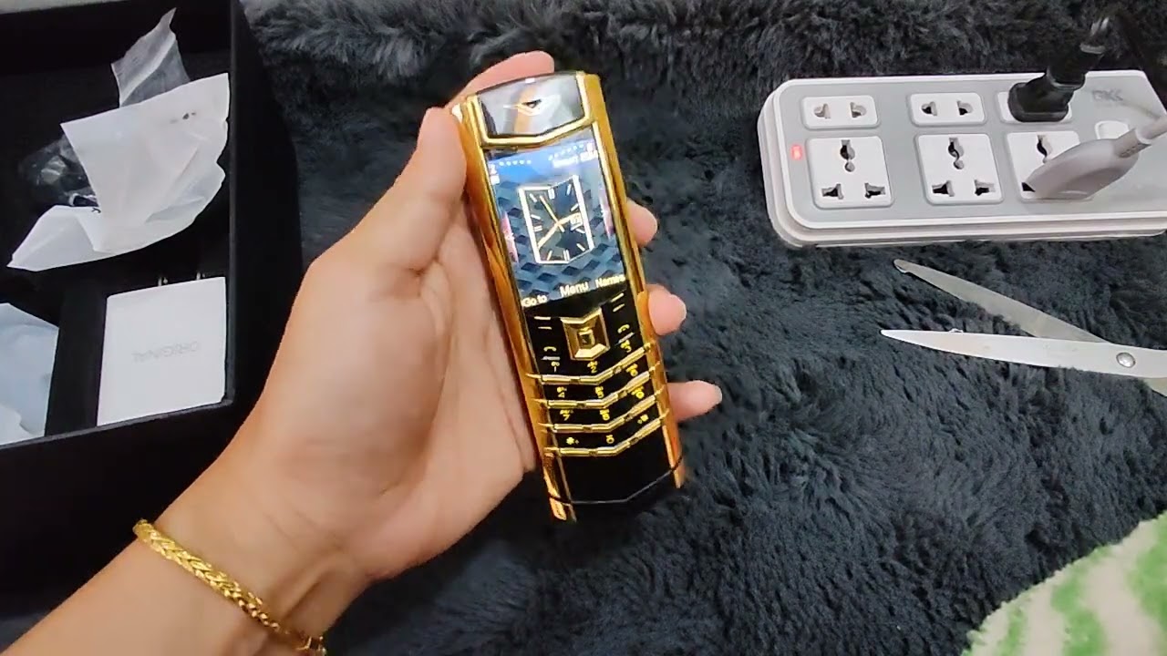Vertu Signature V Luxury Mobile Phone |  18k Gold | VERTU 2 February 2025