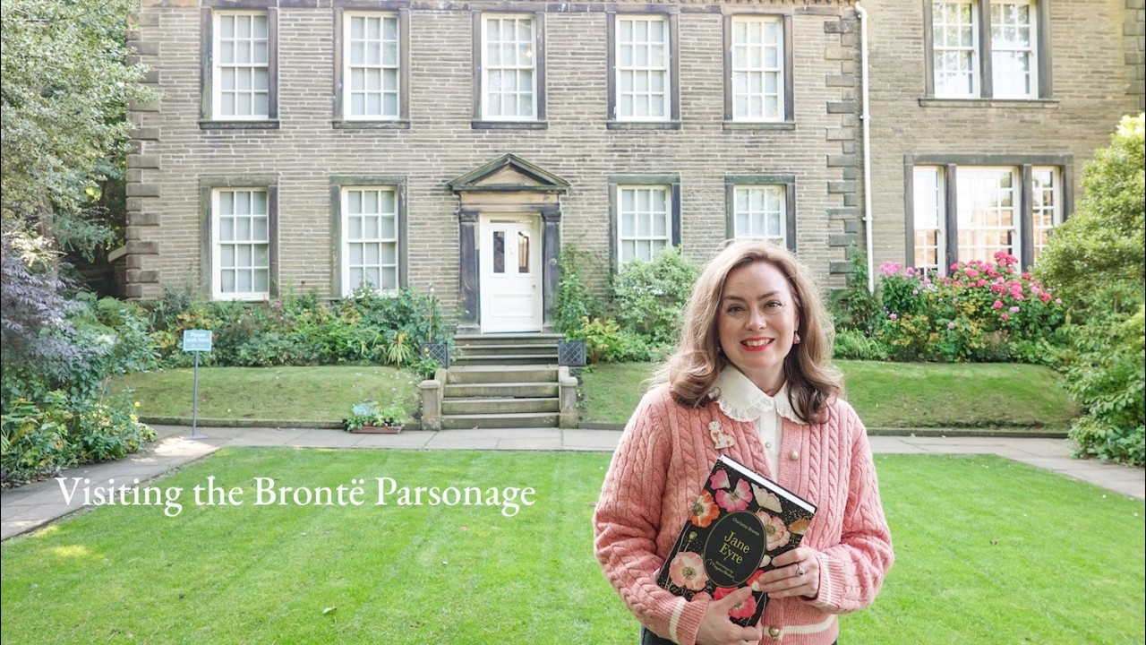 COSY BOOKISH VLOG / Visiting the Brontës' Home & More Autumn Fun!