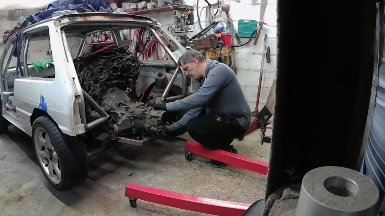 Fixing the clutch issue and how it works - Metro 6R4 replica build - Episode 18