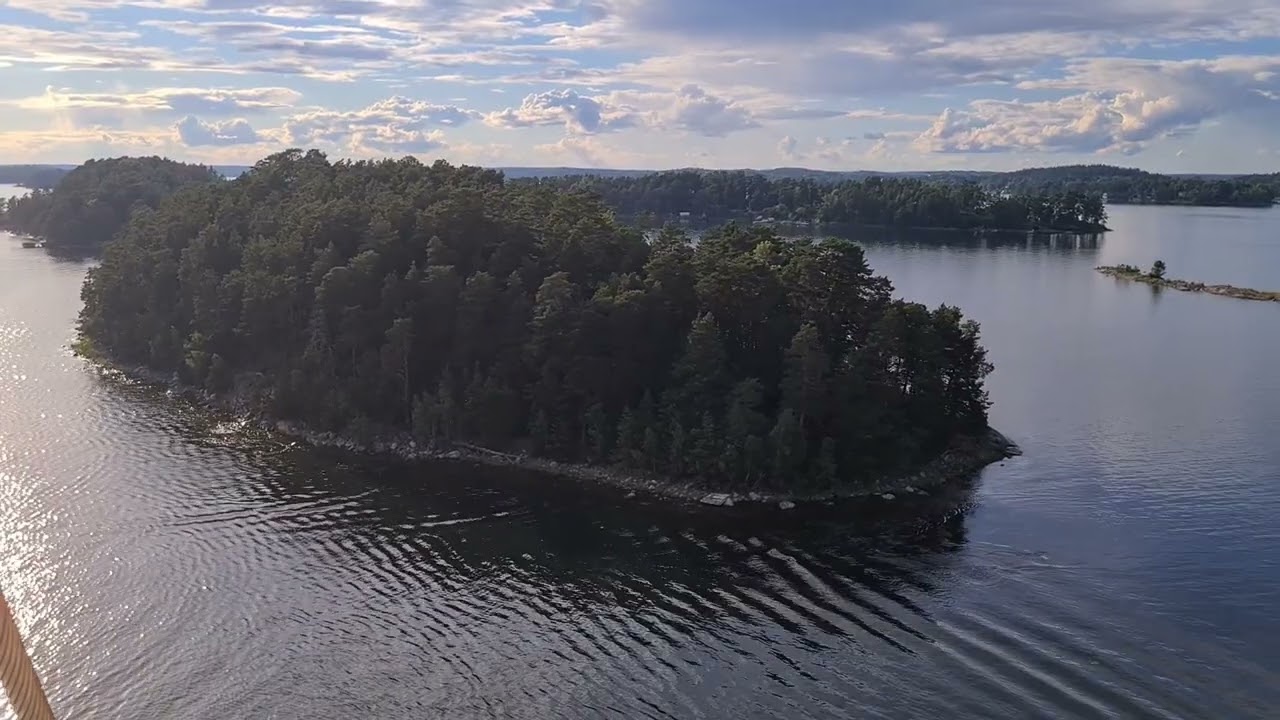 Traumhafte Fahrt durch den Stockholmer Schärengarten | AIDAmar