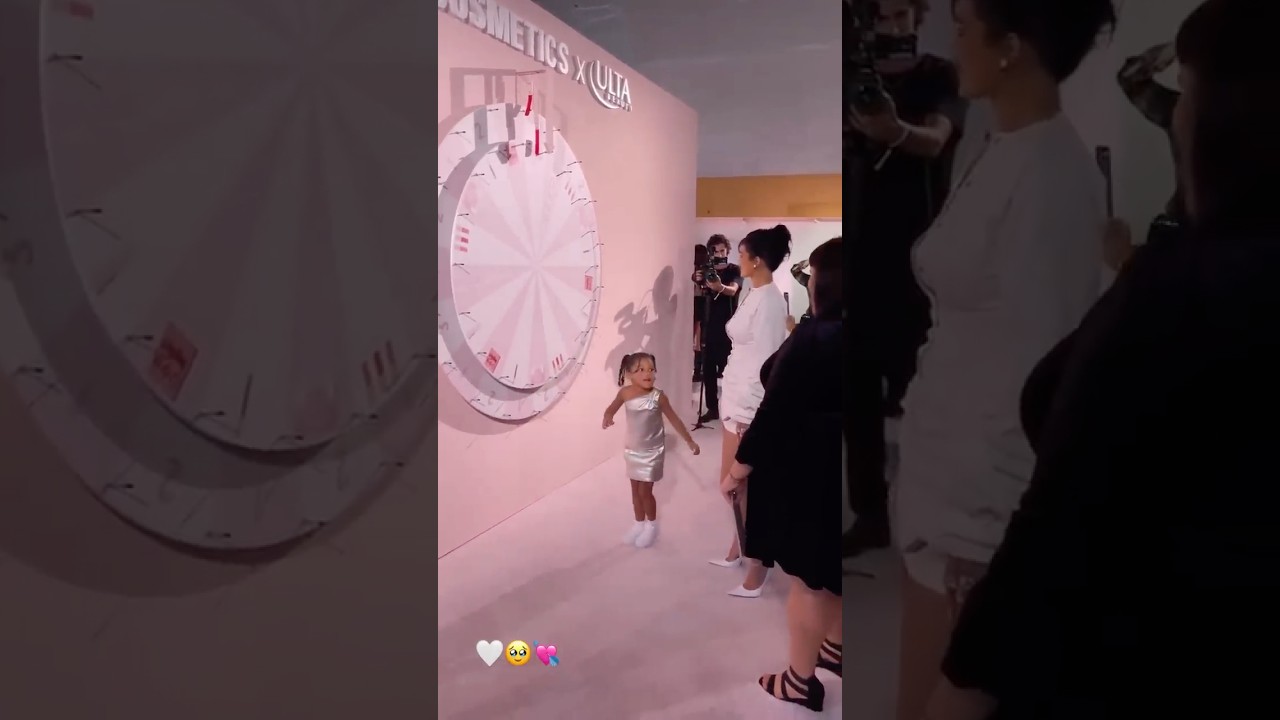 Kylie Jenner with her daughter Stormi at Kylie Cosmetics x Ulta Beauty event. #kyliejenner