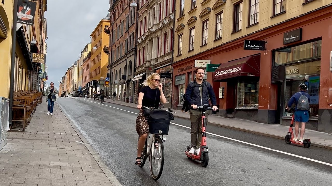 Slow stroll in beautiful Stockholm area: Medborgarplatsen to Slussen. 