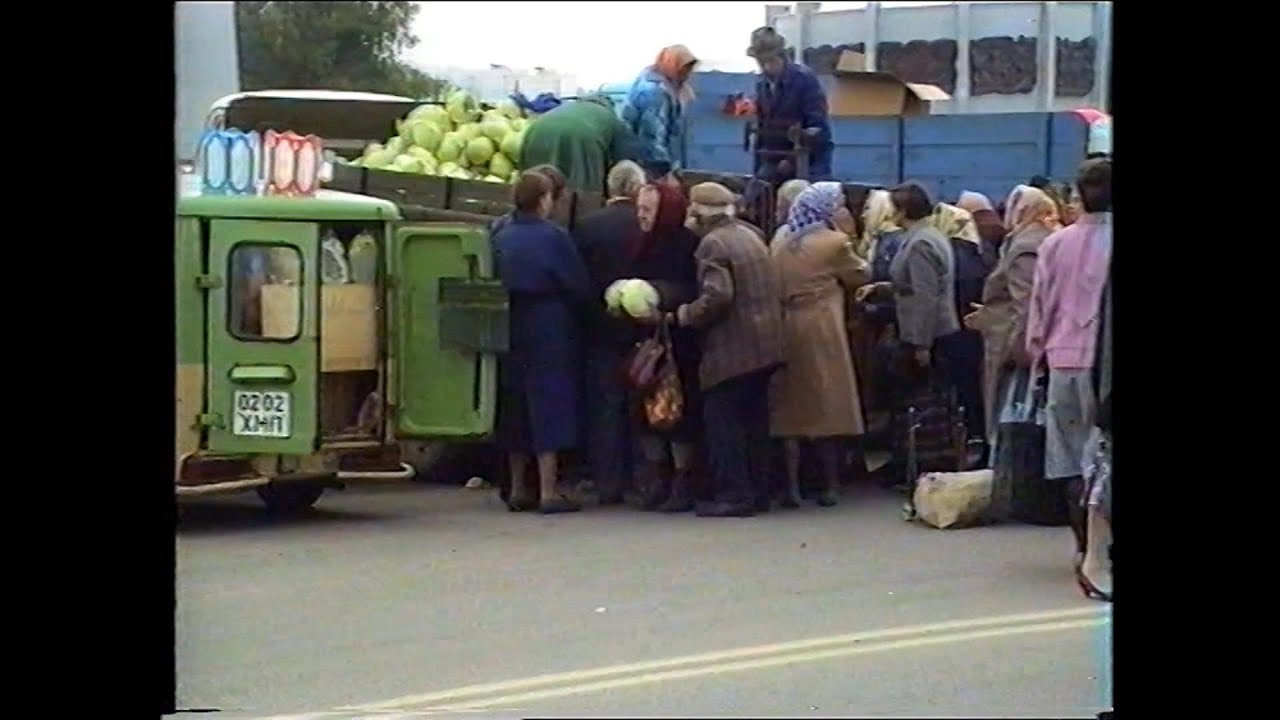 Хмельницький, вулиця Прибузька, святковий ярмарок (1993 р.)