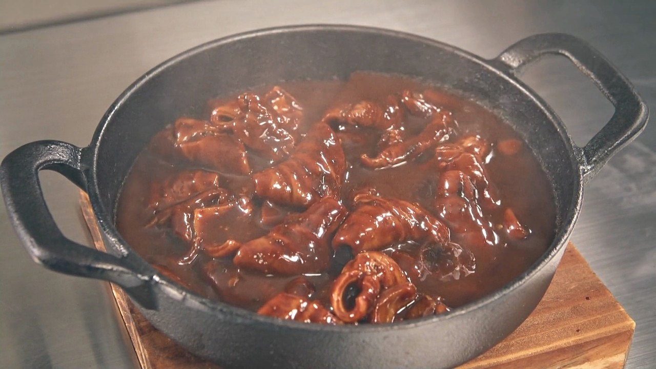 最新下饭片，流星锤美女做了咖喱牛杂，那味道香满一条街