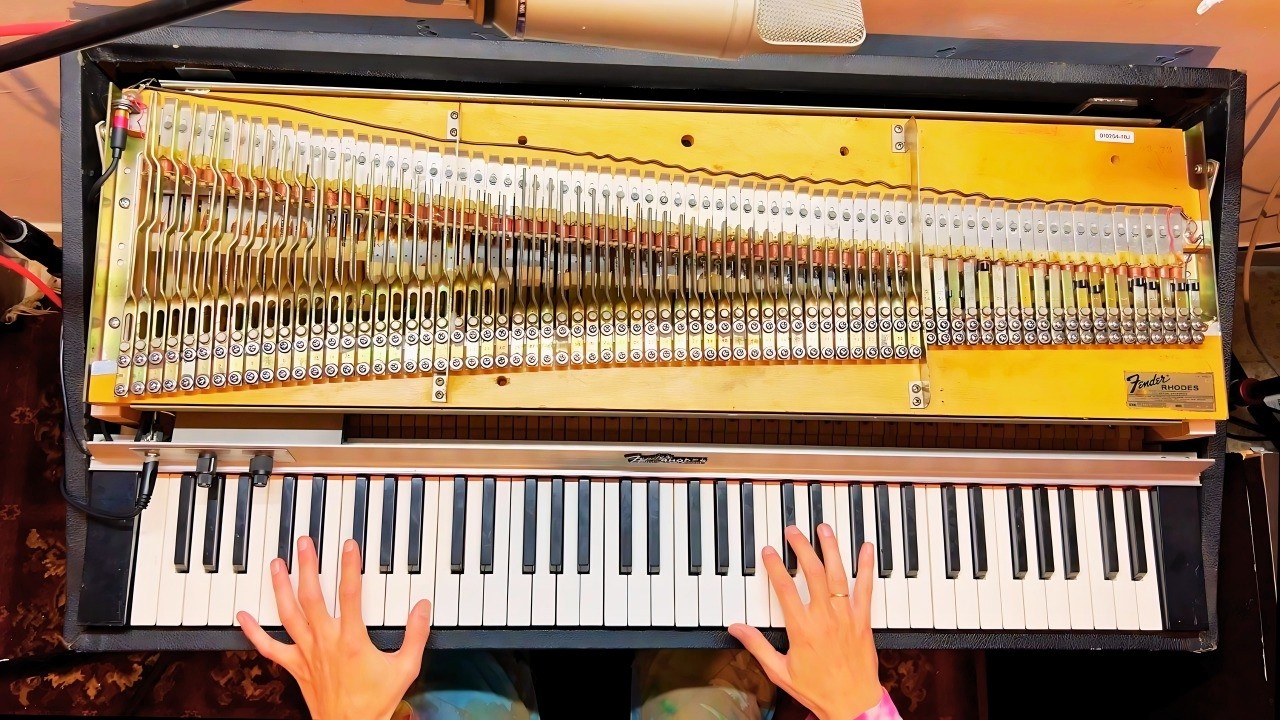 1973 Fender Rhodes MK1 Demo | Open Case, Mic & DI