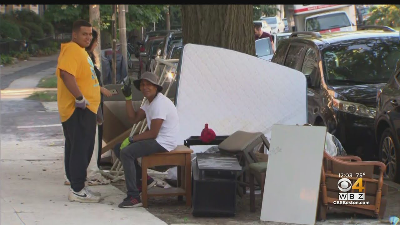 College students moving into Boston face record low available apartments and record high prices