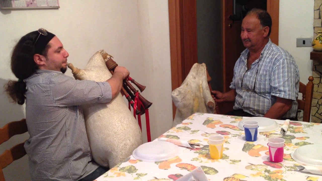 Il M. Salvatore Ferlito in casa Saija 2