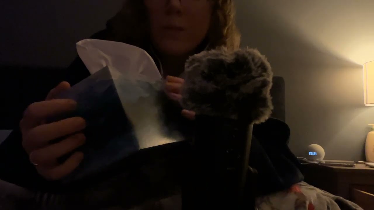 ASMR | Low quality, rambling, random triggers (tapping, scratching, tracing) 