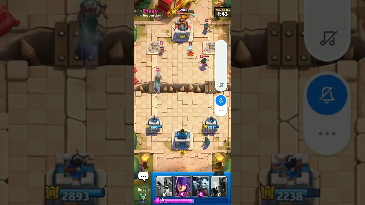 Partita Clash royale con mazzo casuale
