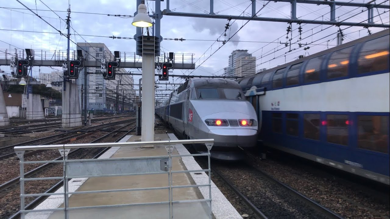 TGV : départ d’un TGV Atlantique Lacroix à Paris Montparnasse.