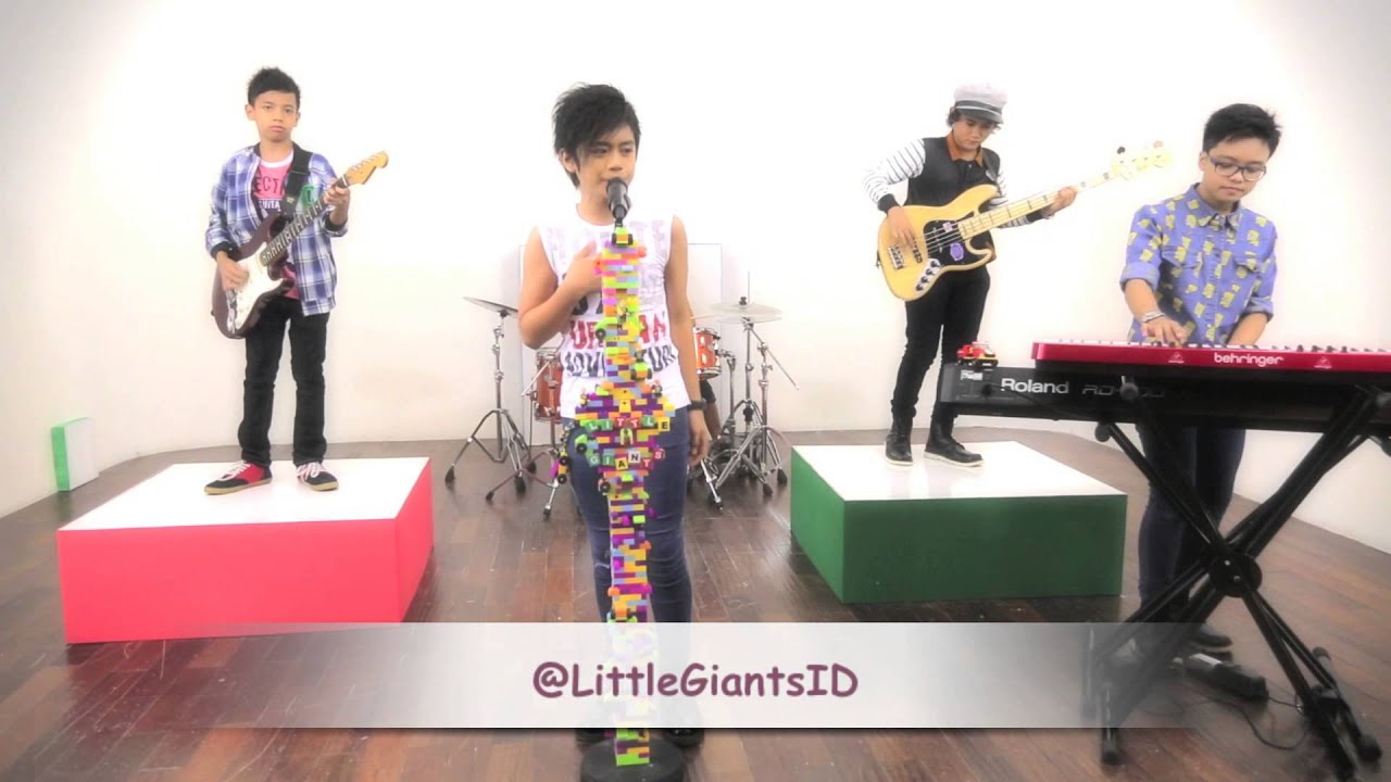 LITTLE GIANTS - EVERYDAY (OFFICIAL Video Clip)