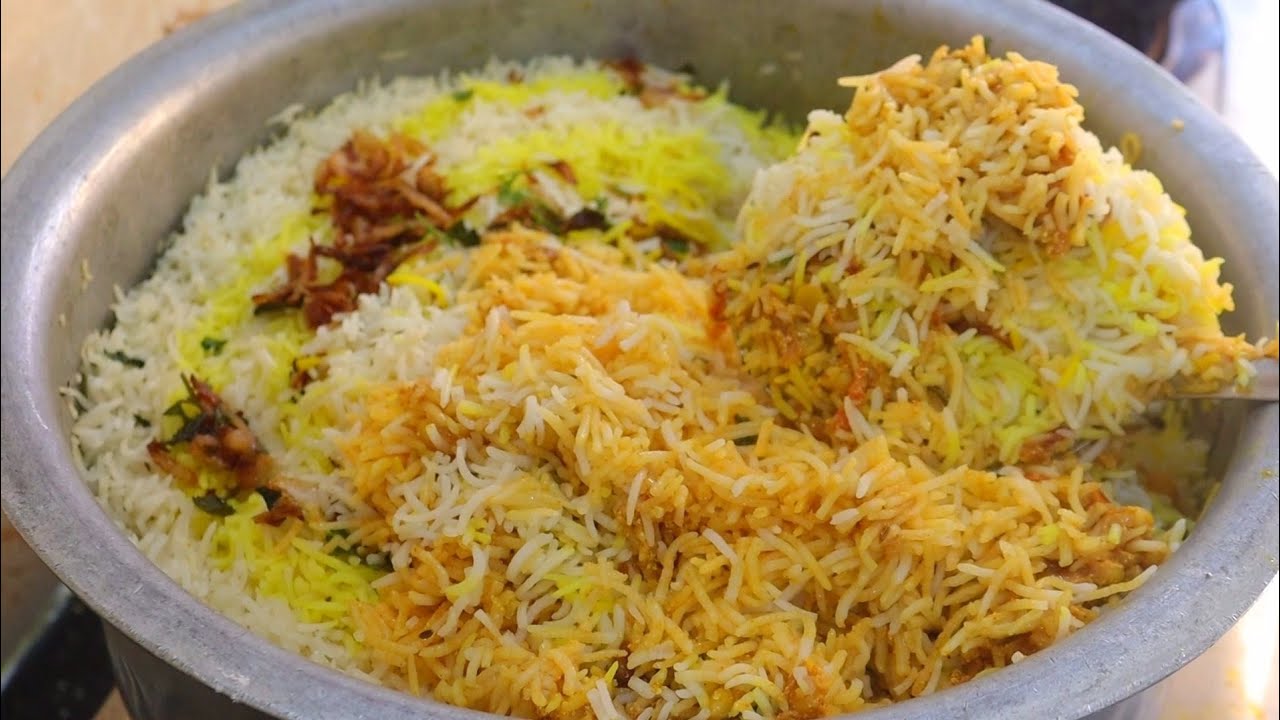 Qubooli Aur Mirchi Ka Salan/Hyderabadi Qubooli Mirchiyon Ka Salan Recipe