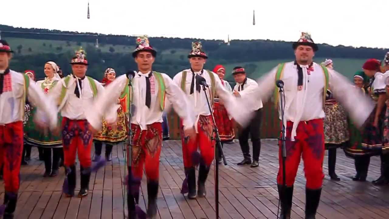 NÁRODOPISNÝ SPOLEK PÁLAVA: krásná ukázka svatby moravských Chorvatů (www.SlovackoDNES.cz)