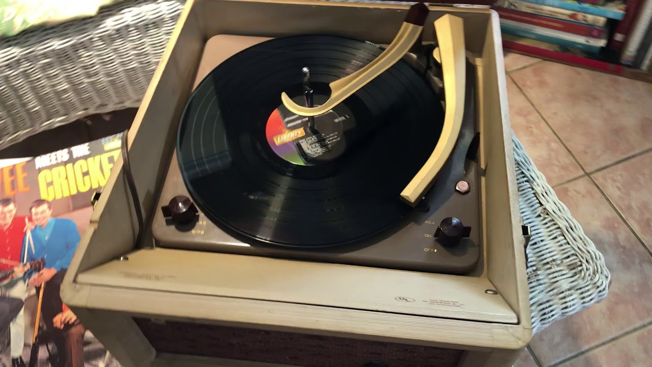 A Restored 1957 Zenith Model ZP-8L Phonograph