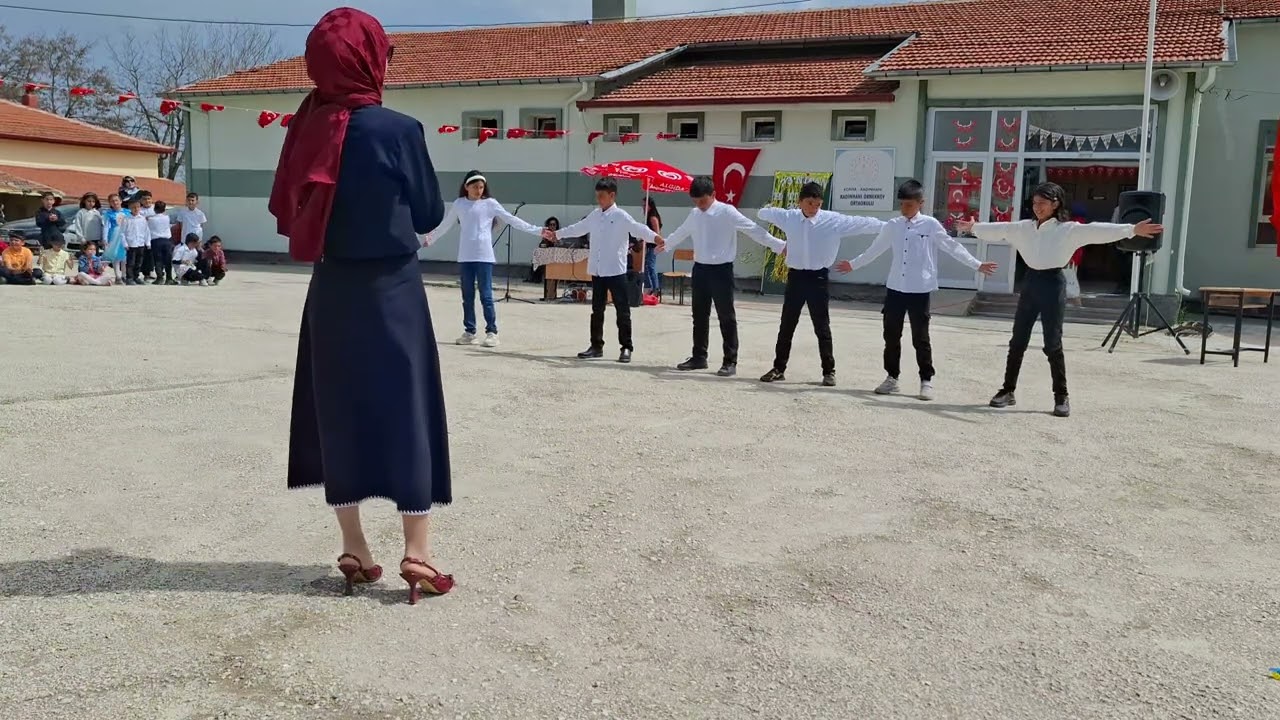 Kadınhanı Örnekköy Ortaokulu 23 Nisan Cilveloy Gösterisi (2025)