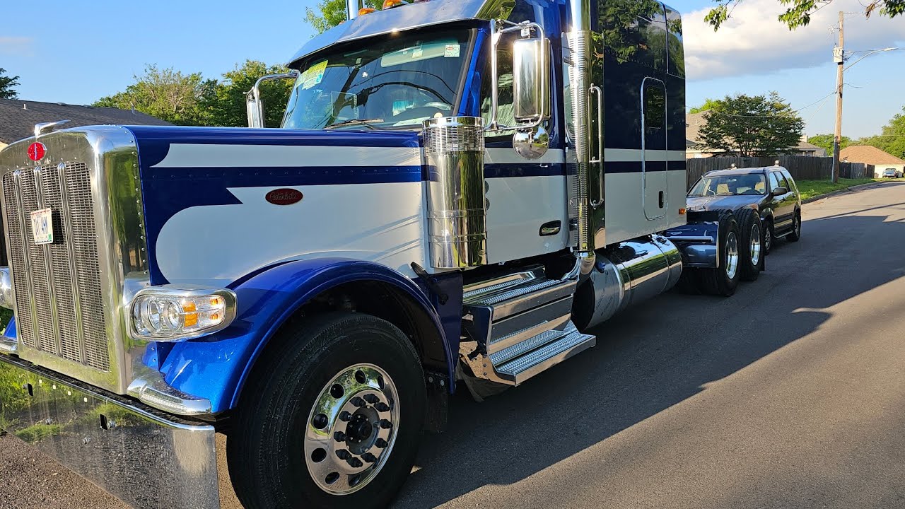 2026 Peterbuilt 589 Custom Blue And White  #trucking #peterbuilt