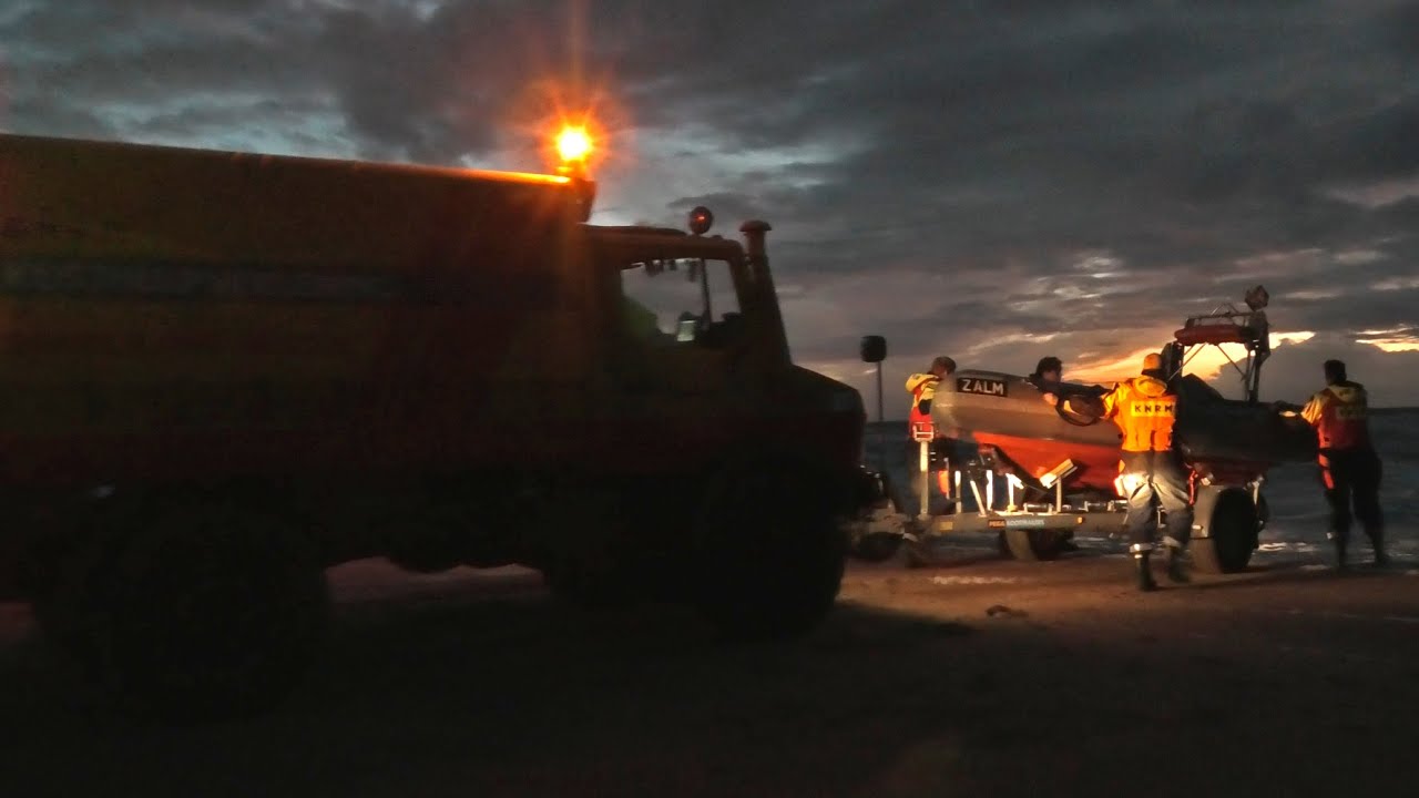 P1 KNRM Texel | Reddingsstation De Koog rukt met spoed uit voor een vaartuig in de problemen