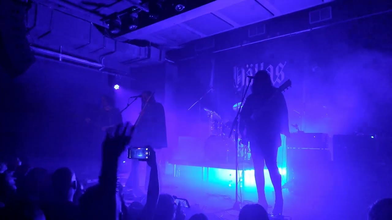 Hällas - Carry on (Live in Athens, Greece 2025)