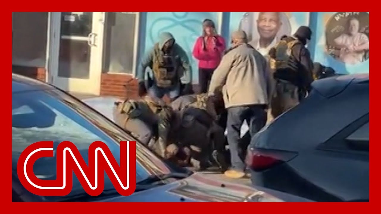 Man shot and killed by federal agents in Minneapolis