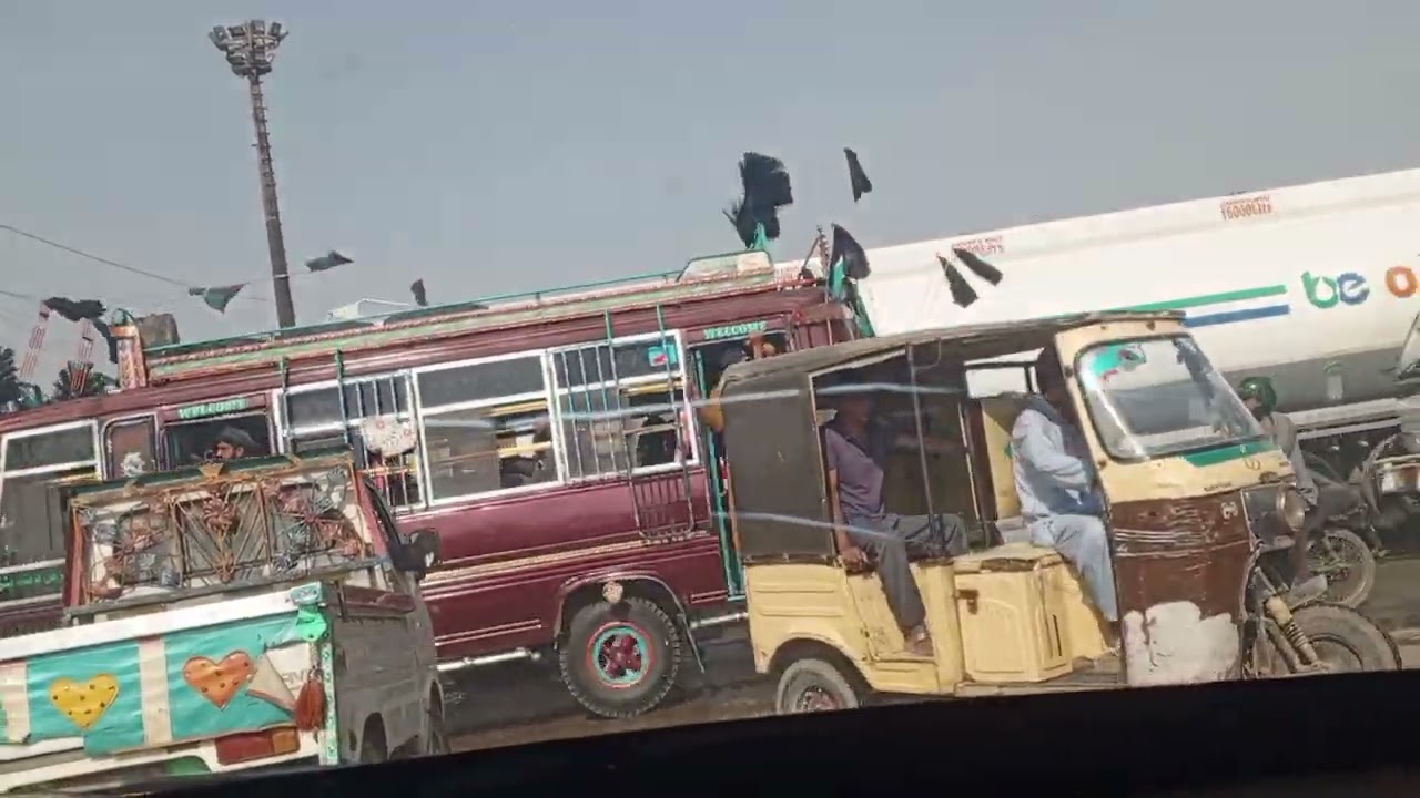 ڈی ائی جی ٹریفک اپ دیکھیں کہ ٹریفک کے اندر قانون کیا سے لیسس افس میں کس طریقے سے لیسز بنائے جا رہا