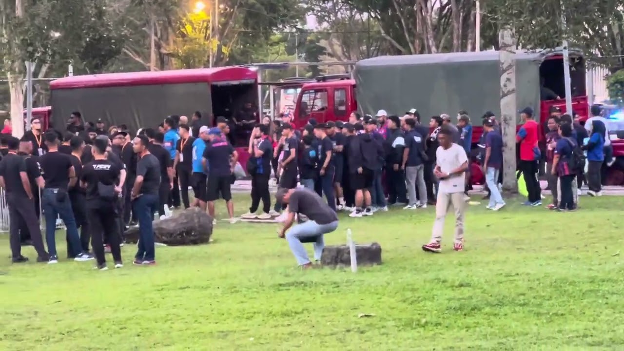 MOMENT BOYS OF STRAITS MEMASUKI STADIUM MBPJ || SELANGOR FC VS JDT FC || LS14