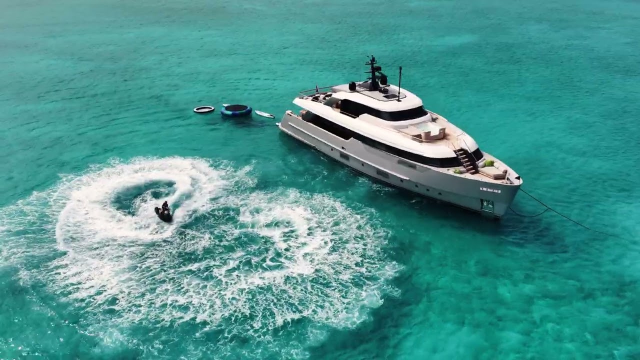 Motor Yacht ADIOS – Explore the Caribbean and Bahamas in Luxury