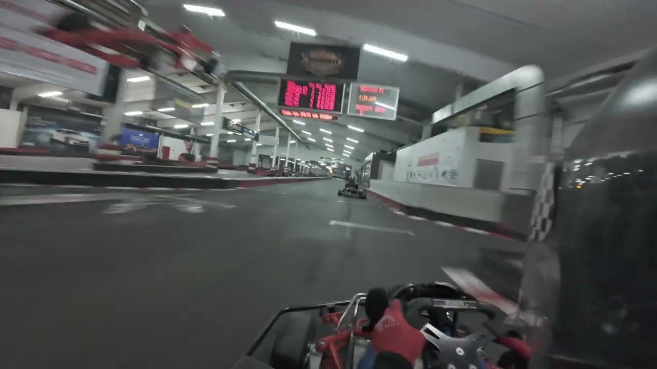 🏁💥 Ohne Rammbügel wäre wohl kein Rad mehr am Kart geblieben – wegen Bandenkontakt 😬