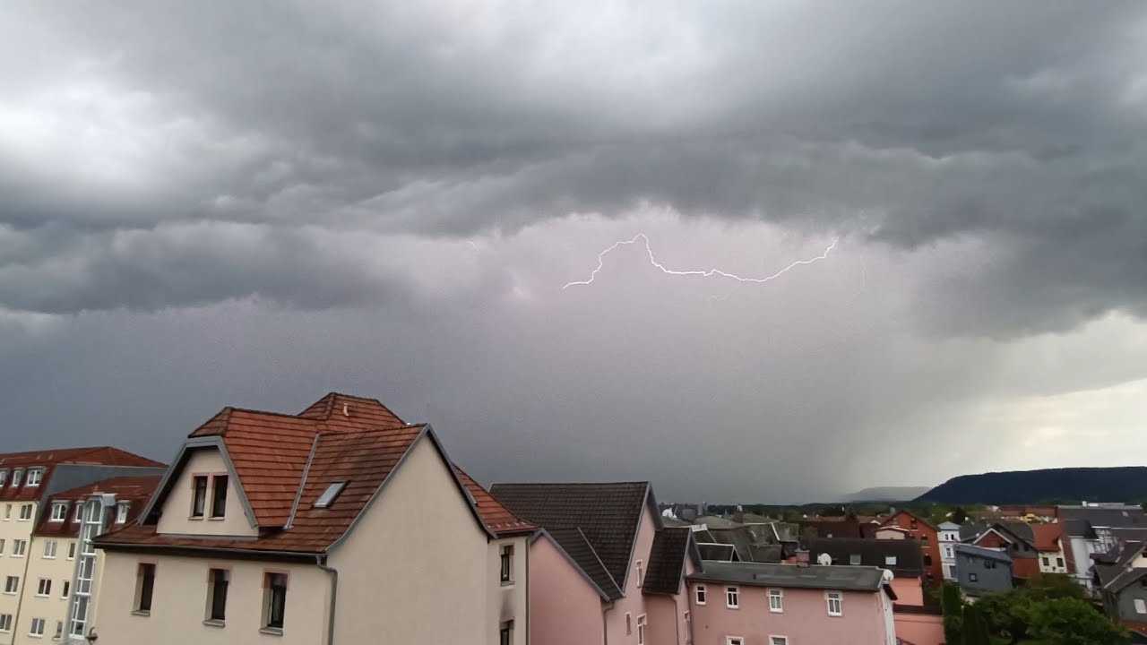 Aufziehendes Gewitter in Sonneberg (Thüringen) 02.05.2024 😊⛈️