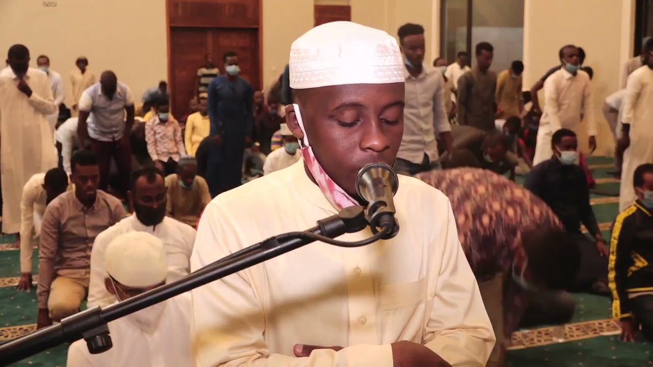 Macalin Muxsin Cali Xasan' Salaadda Taraawiixda Masjid Tawxiid Kampala