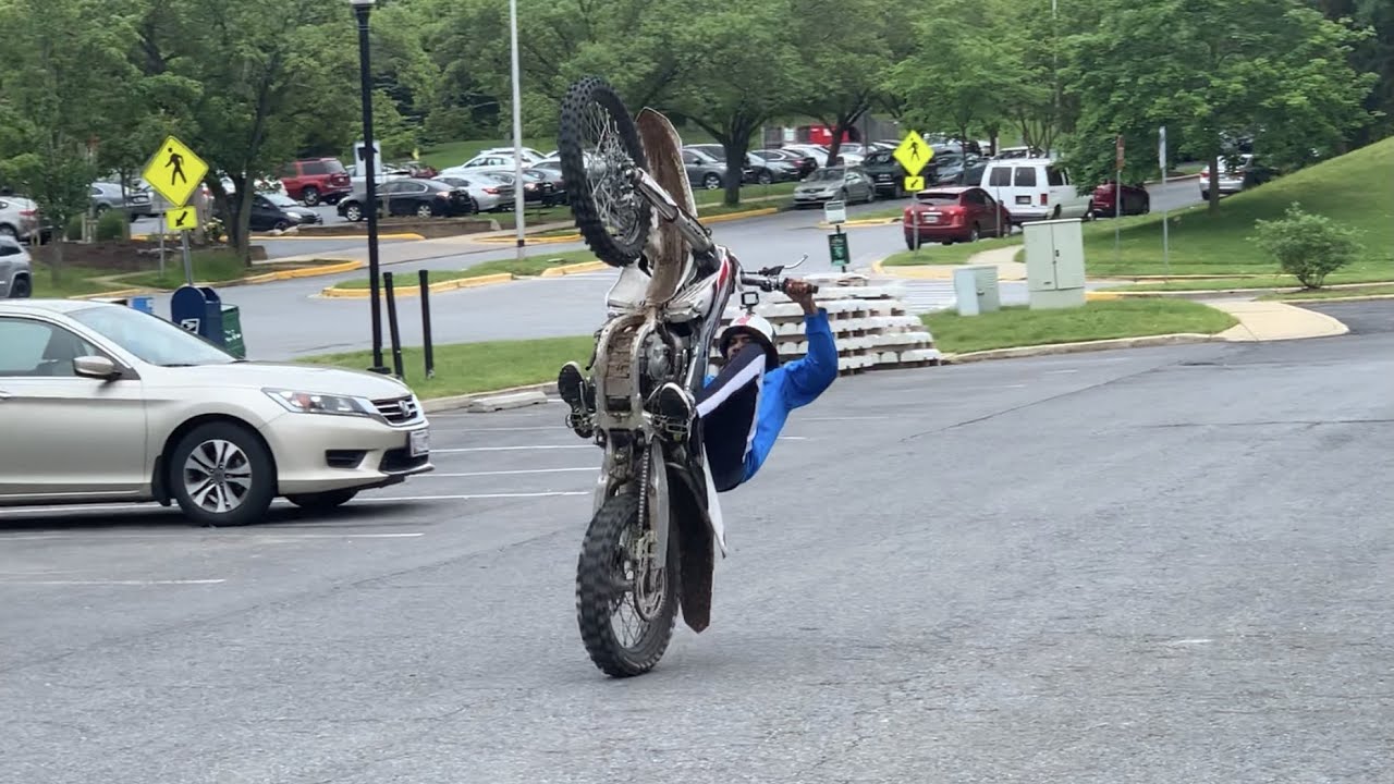 12 O'Clock Wheelie's On A Yz450f