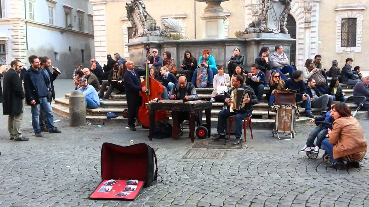 Trastevere (Rome) 2014 - Artisti di Strada (Buskers) - Libertango
