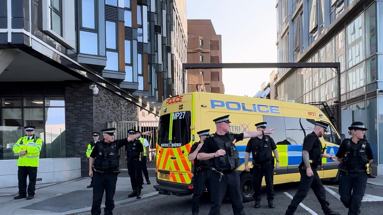 ARRIVAL Axel Rudakubana Muderer 😡 HEAVY Police Presence