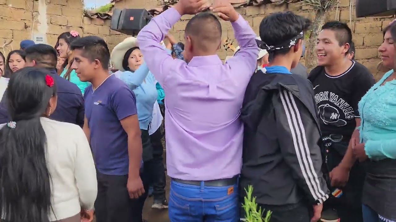 fiesta costumbrista al onor de onco Cruz en el caserío de San Antonio Pueblo Libre