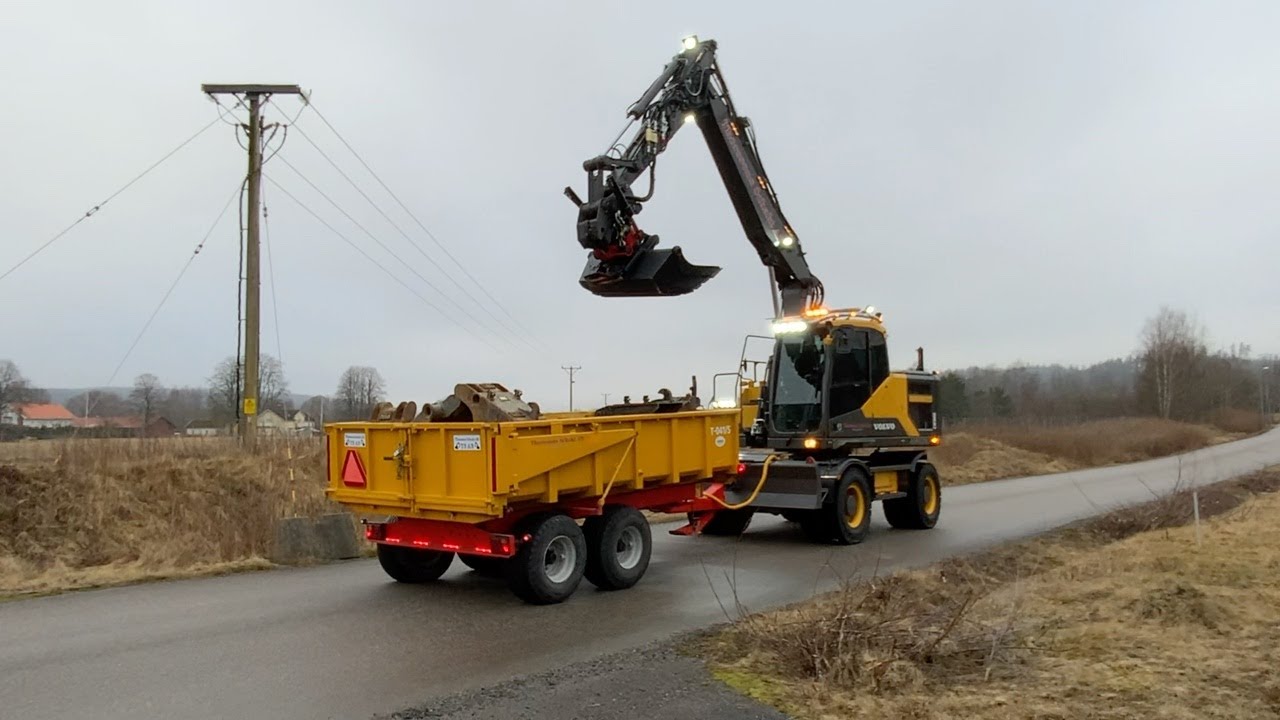 K&ouml;p Gr&auml;vmaskin Volvo EW 160E gr&auml;vsystem, tiltrotator + 7 redskap och maskink&auml;rra p&aring; Klaravik