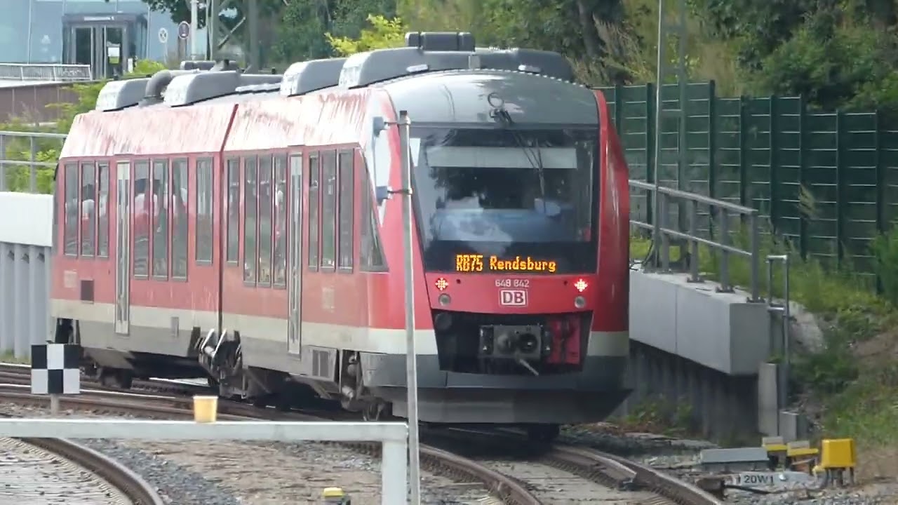 Züge im Bahnhof Kiel Hbf