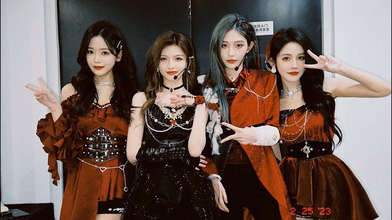 [Focus 王奕] Vũ Khúc Hoa Viên - Vương Dịch x Diệp Thư Kỳ x Lưu Thiến Thiến x Lô Thiên Huệ | SNH48