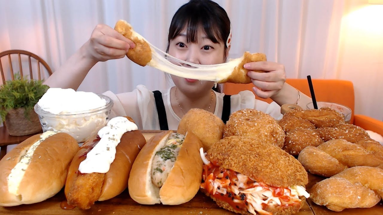 꽈배기 치즈도넛 고구마치즈도넛 콘참치샐러드빵 에그샐러드빵 샐러드빵 먹방 Cheese Donut Salad bread Koreanfood Mukbang
