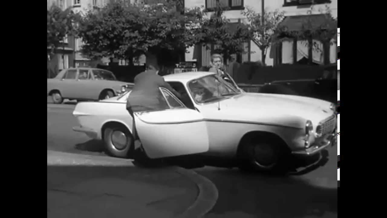 The Best Volvo 1800 Car Chase Ever! - Roger Moore in 