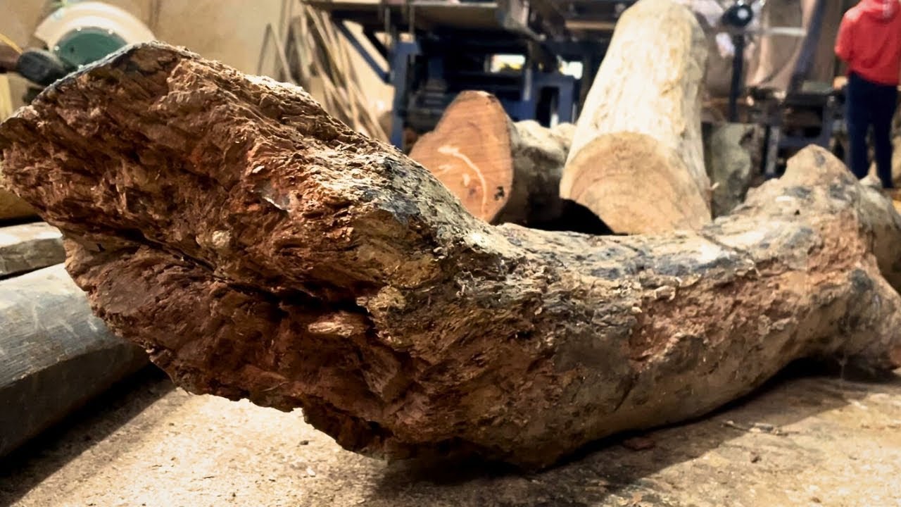 Woodworker - From Abandoned to Adorned: Crafting a Beautiful Dining Table with Woodworking Magic