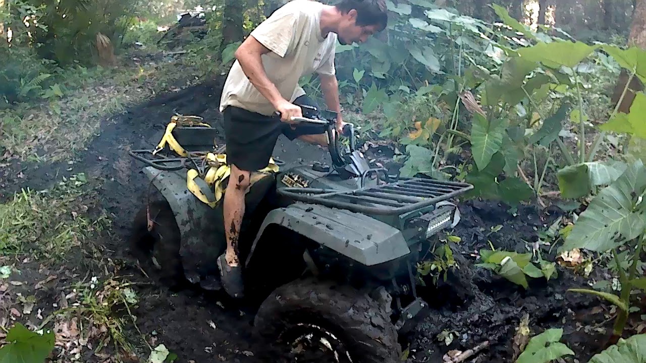 Mudding in some Central Florida  swamp land Yamaha big bear 350 4x4