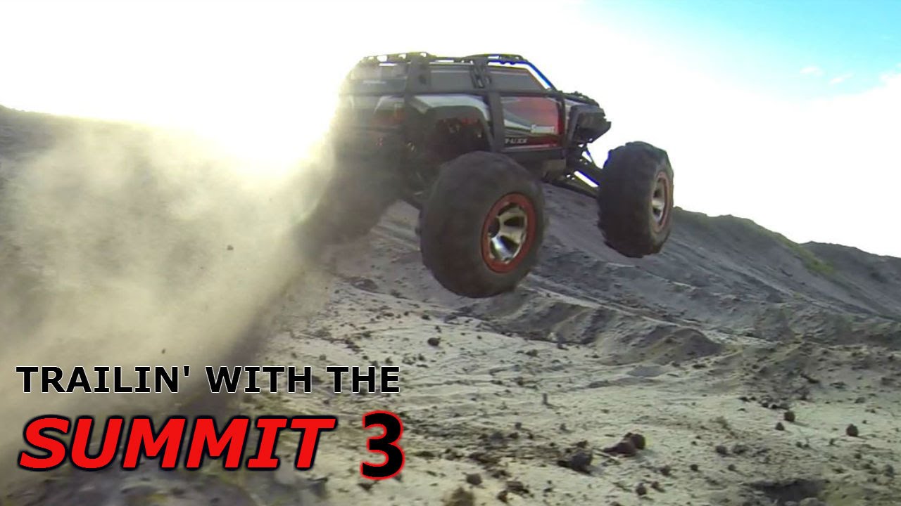 TRAXXAS Summit 1/10 RC 4WD - Trailin' and Jumping