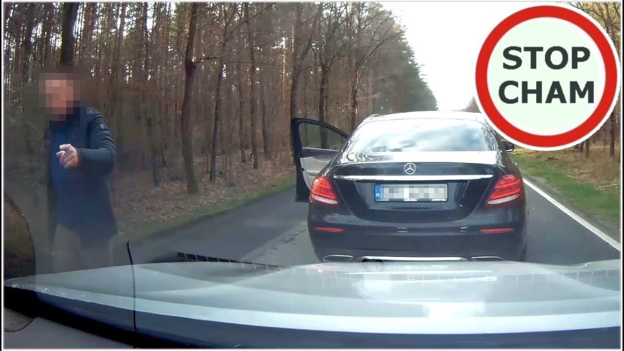 Kierowca Mercedesa przyśpiesza  podczas wyprzedzania, zajeżdża i blokuje drogę #606 Wasze Filmy