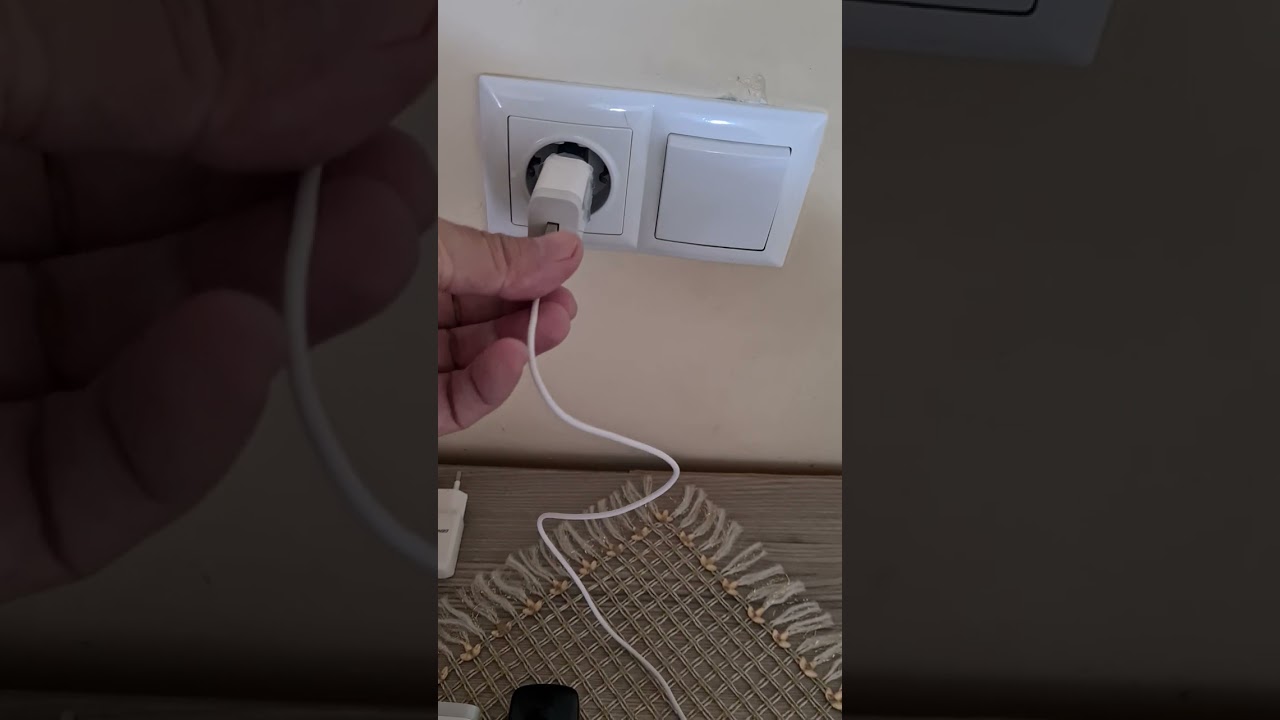 Smart watch Ultra şarjda bu şekilde normalde açılmıyor Smart watch Ultra does not normally turn on .