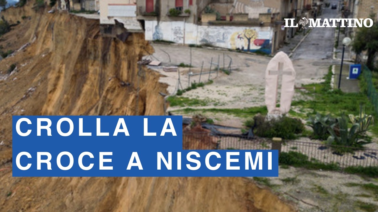 Niscemi, crolla la croce simbolo della frana: i vigili del fuoco recuperano beni dall'area a rischio