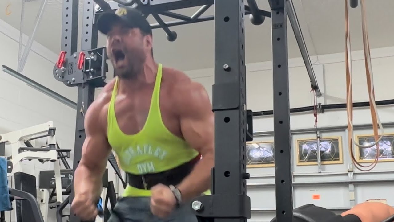 785 lbs behind the back deadlift