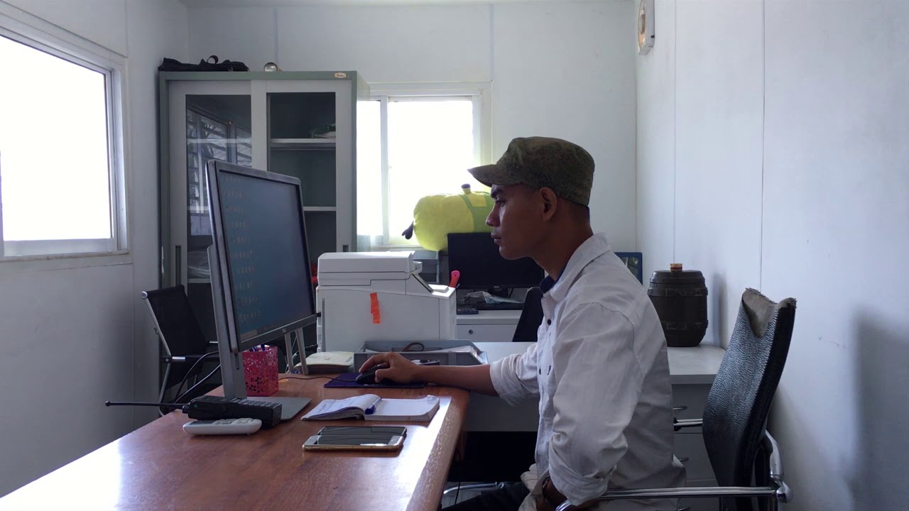 My containers office at TL trucking, តុការិយាល័យរបស់ខ្ញុំនៅការ៉ាស់TL.